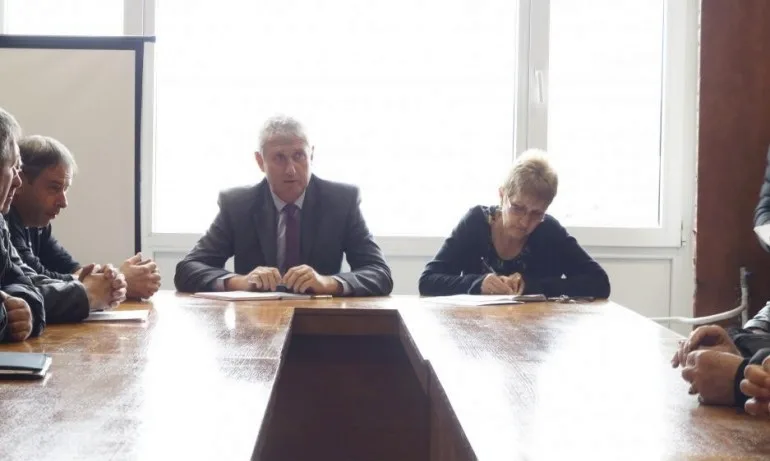 Кметът на община Мездра тихомълком си вдигна заплатата с повече от 500 лв. - Tribune.bg