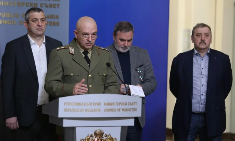 Заразените с коронавирус вече са 67, щабът предлага ограничение за събиране на хора - Tribune.bg