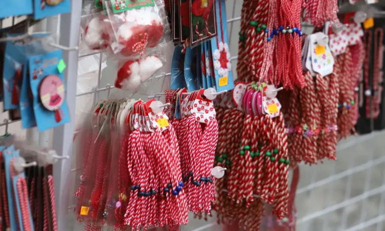 Увеличение на цените и при мартениците - Tribune.bg