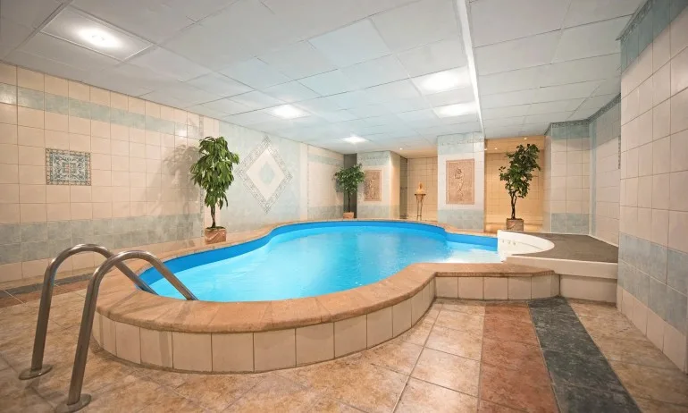 Няма да се затварят хотели при установяване на случай на Covid-19 - Tribune.bg