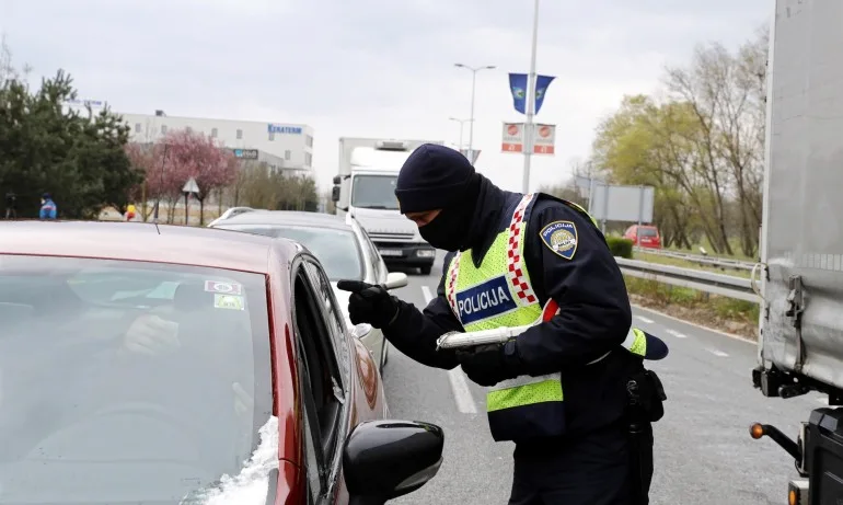 Засилен трафик предизвика опашки на ГКПП на Хърватия със Словения и Сърбия - Tribune.bg