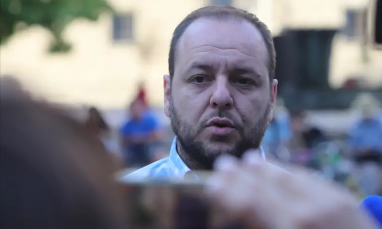 Сандов: Протестиращите изнудват България. Заради собствения си интерес, обричат всички нас - Tribune.bg