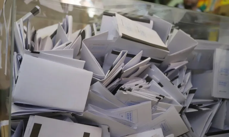 Резултати от ЦИК към 07:00 часа: Йорданка Фандъкова води пред Мая Манолова с 10% - Tribune.bg