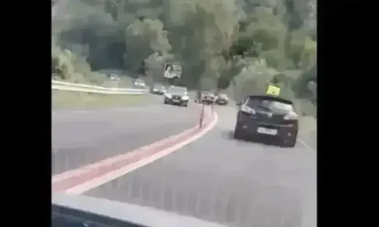 Шофьор на НСО е понижен след избутването на коли в Кресненското дефиле - Tribune.bg