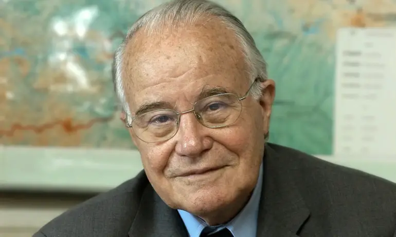 Ще бъде отбелязана 100-годишнината от рождението на чл.-кор. проф. Александър Янков - Tribune.bg