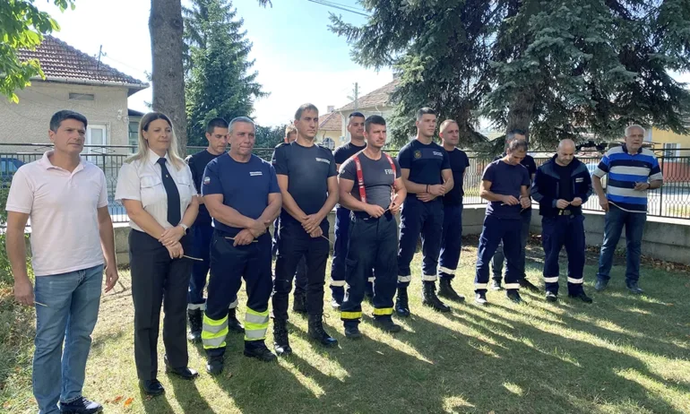 Пожарникарите честват професионалния си празник. Започва седмицата на пожарната безопасност - Tribune.bg