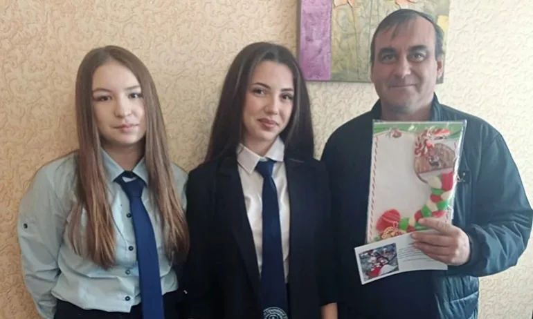 Общинският ученически съвет поднесе мартеници на кметовете и кметските наместници в общината - Tribune.bg