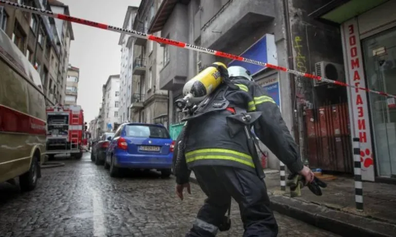 Пожар гори в жилищна сграда в центъра на София. Районът е отцепен - Tribune.bg