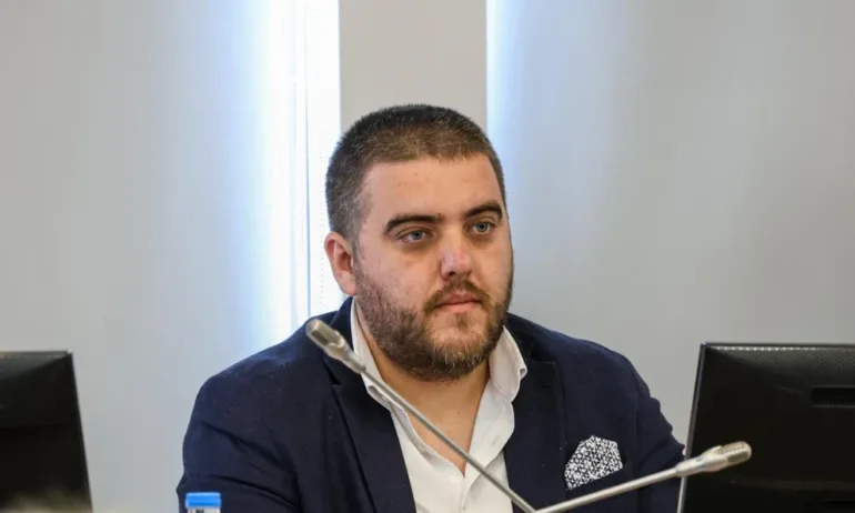 КНСБ: Минималната заплата от 1 януари 2026 г. трябва да стане 1213 лева - Tribune.bg