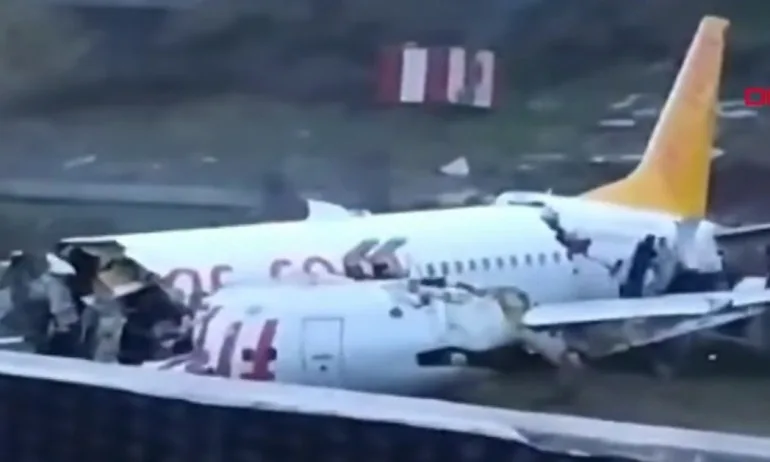 Три са вече жертвите от разцепилия се самолет в Истанбул - Tribune.bg