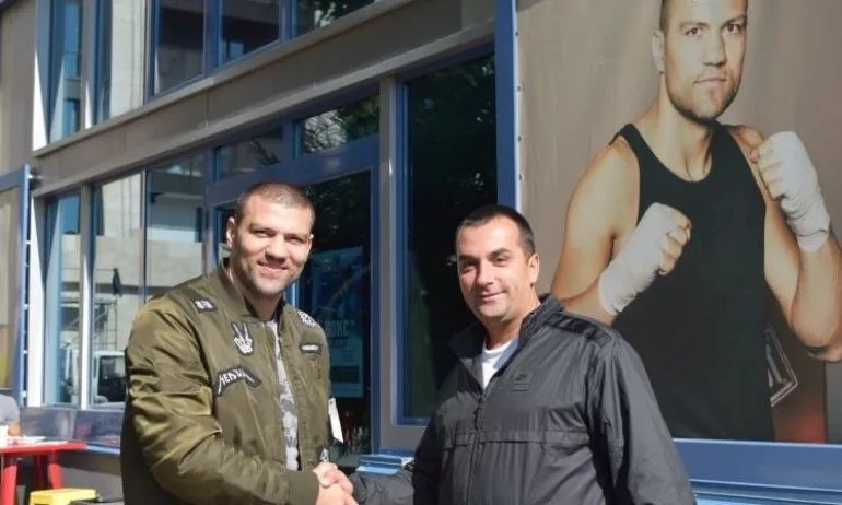 Тервел Пулев към кандидат-кмета на район Илинден Иван Божилов: Вие работите за развитието на спорта в района - Tribune.bg