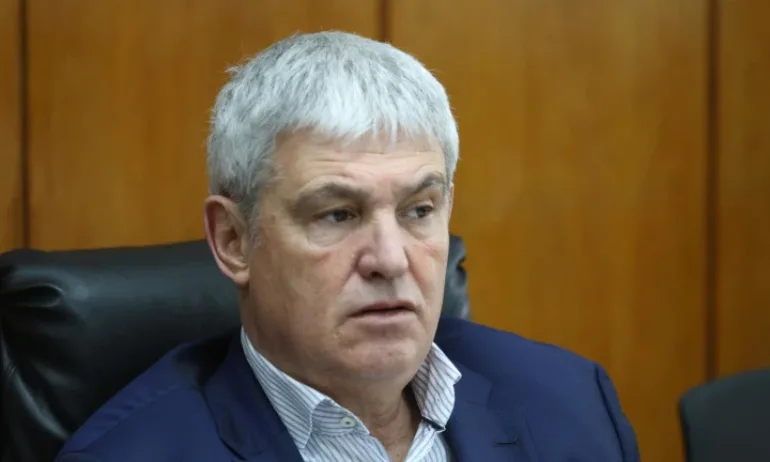 КНСБ предлага ежегодно увеличение на заплатите с 10% - Tribune.bg