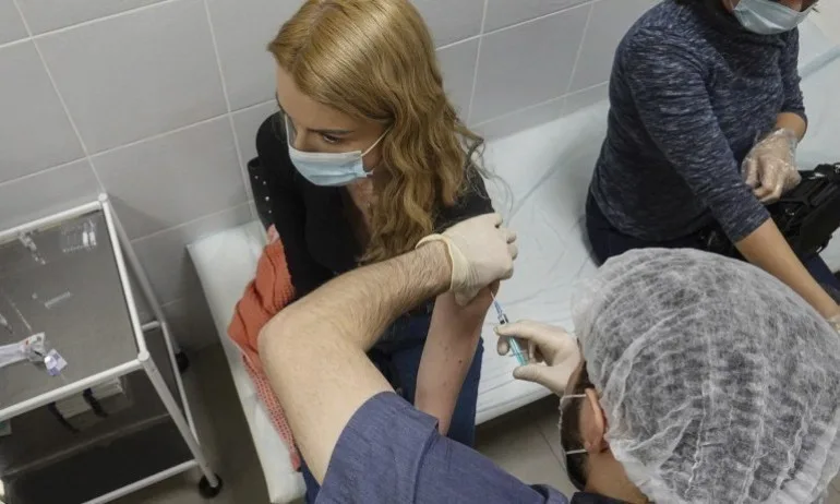 Експерт: Само в София има над 5000 сбъркани сертификата за ваксинация - Tribune.bg