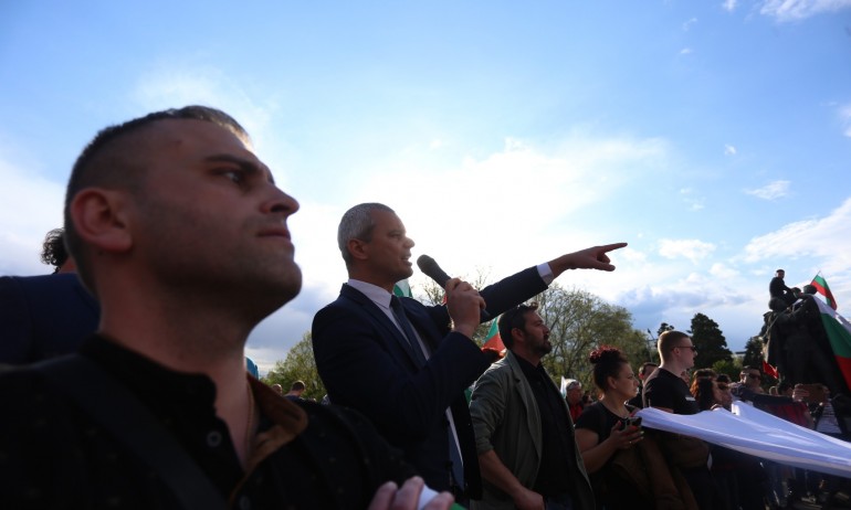 Възраждане срещу американското посолство: Груба намеса във вътрешните работи - Tribune.bg