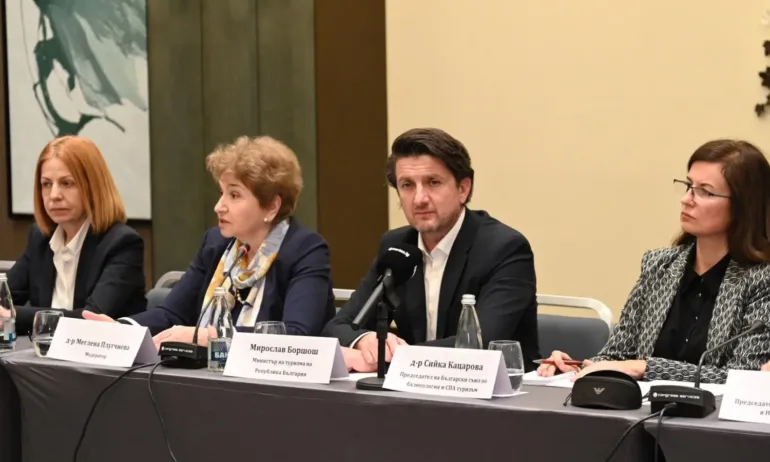 Работна група ще ускори издаването на визи за туристи и работници - Tribune.bg