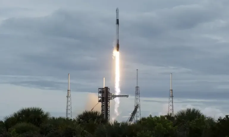 Американски космически кораб стигна до Международната космическа станция за рекордно време - Tribune.bg