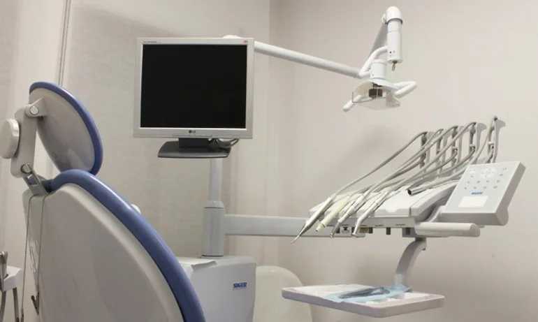 Пациенти обвиниха зъболекар в измами с импланти за десетки хиляди левове - Tribune.bg