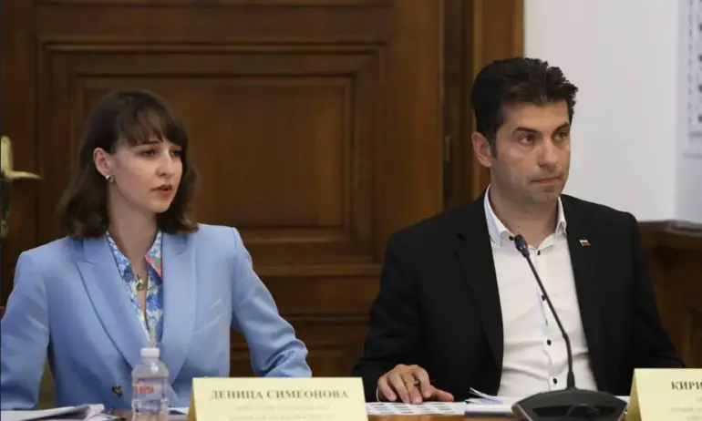 Депутатката Просто Киро стигнала на борсата за 720 лв. на месец - Tribune.bg