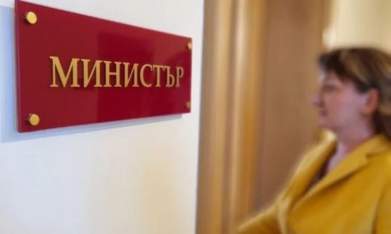 Сачева: Успяхме да подкрепим почти 1 милион български граждани, тръгвам си удовлетворена от МТСП - Tribune.bg