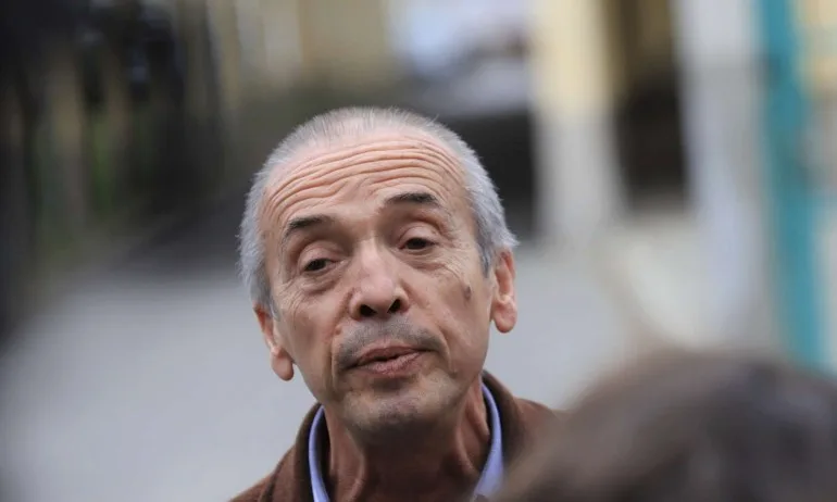 Доц. Мангъров: COVID-19 се лекува като счупен крак – седиш в гипс и чакаш да ти мине - Tribune.bg