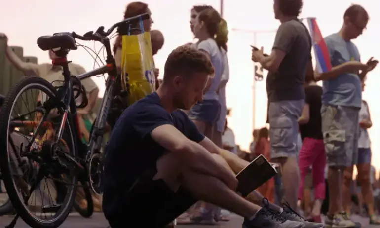 147 100 млади българи не работят и не учат, но харчат месечно до 2300 лв. - Tribune.bg