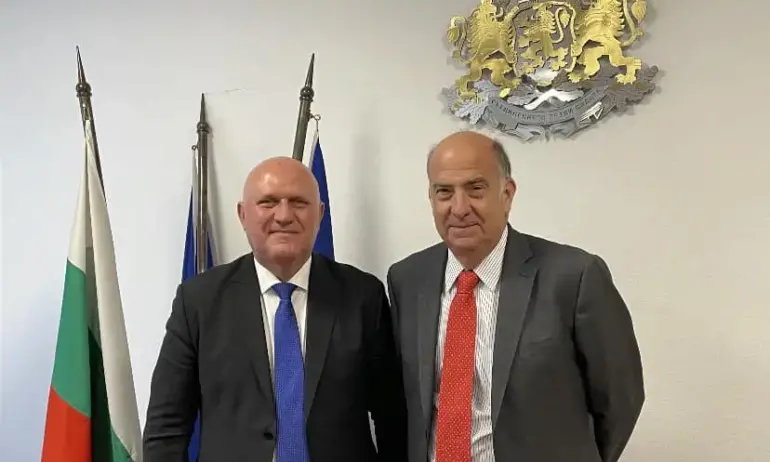 България и САЩ задълбочават сътрудничеството си във висшето образование и STEM обучението - Tribune.bg