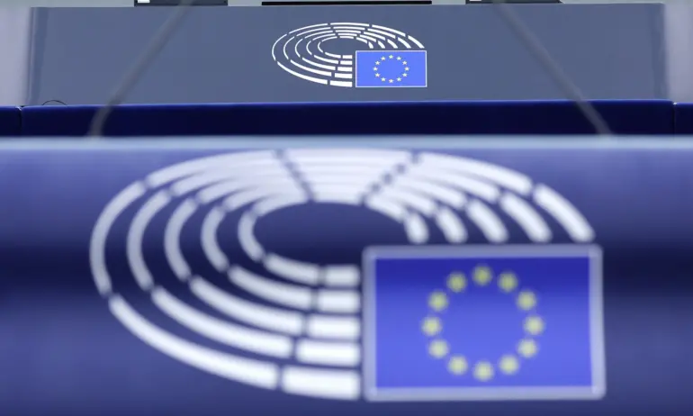 Европарламентът призовава ЕС да даде на Украйна всичко необходимо, за да победи Русия