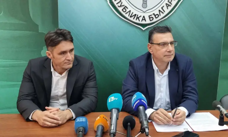 Арестуваха 14 души - част от международна банда за трафик на луксозни коли - Tribune.bg