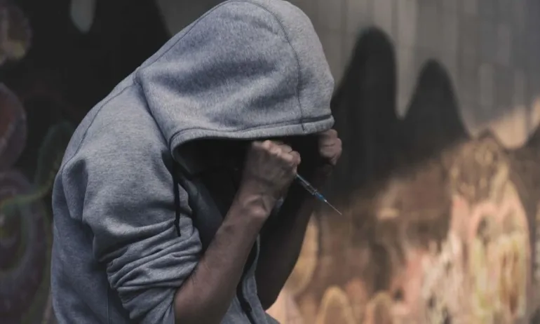 50% от младежите са пробвали наркотици - Tribune.bg