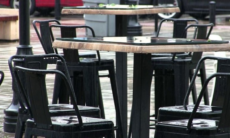 Туристическият бранш към правителството и Петков: Не наказвайте тези, които спазват правилата - Tribune.bg