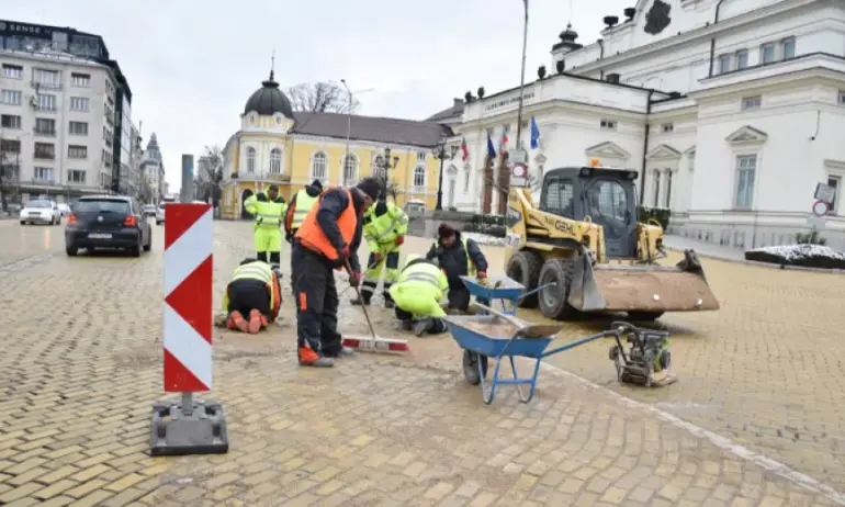 След поредния ремонт на ремонта, СО контролира строго реконструкцията на жълтите павета - Tribune.bg