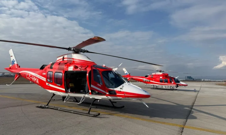 И вторият медицински хеликоптер е тук, ще стои в готовност в Сливен - Tribune.bg