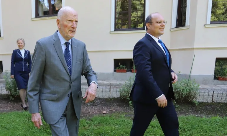 Дворецът Врана е на Симеон Сакскобурготски и сестра му, реши Апелативният съд в София - Tribune.bg