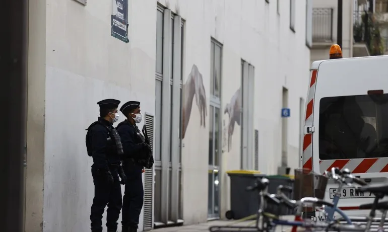 7 души са задържаните след атаката край старата редакция на Шарли Ебдо - Tribune.bg
