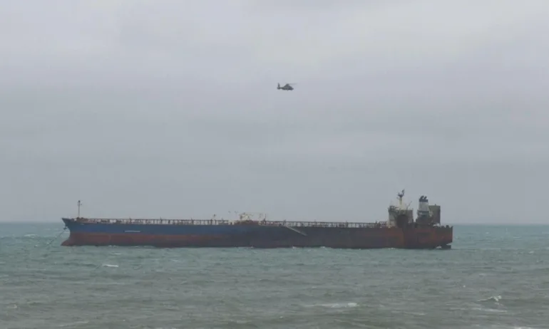 Трима евакуирани с хеликоптер от танкера Кайрос край Ахтопол - Tribune.bg