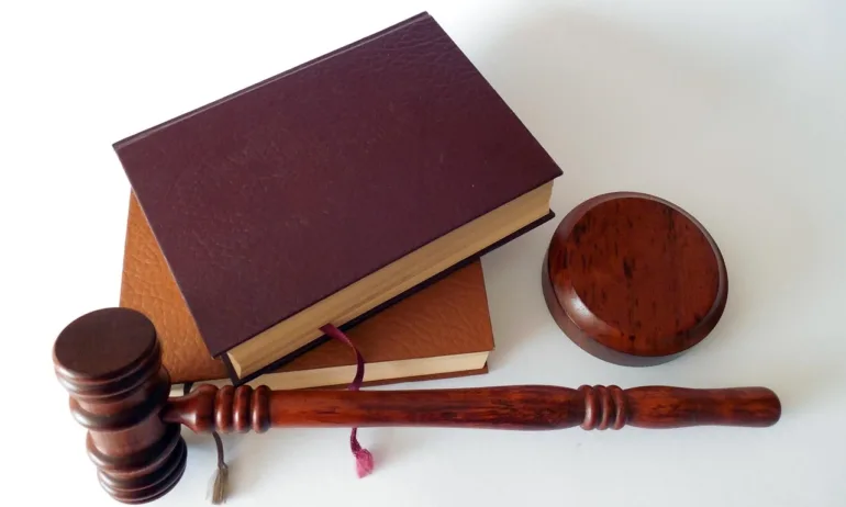 Франция: Българите, осквернили мемориала на Холокоста в Париж, са част от руска кампания - Tribune.bg