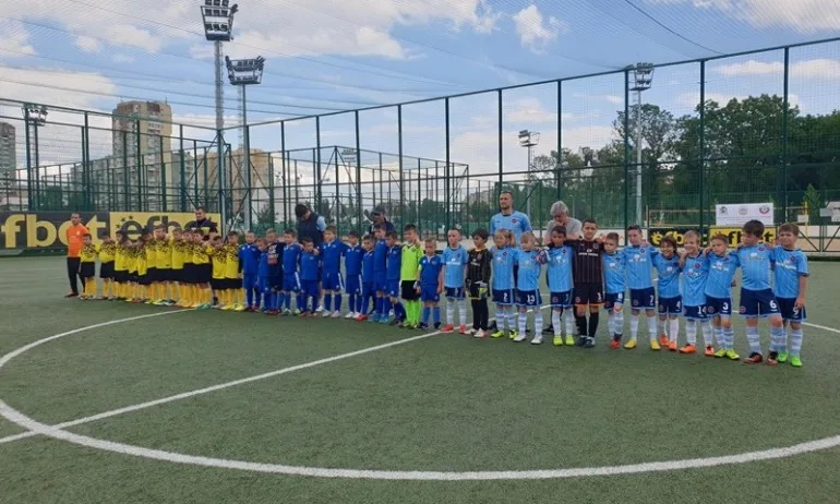 Кмет даде старт на тридневен детски турнир по футбол (СНИМКИ) - Tribune.bg