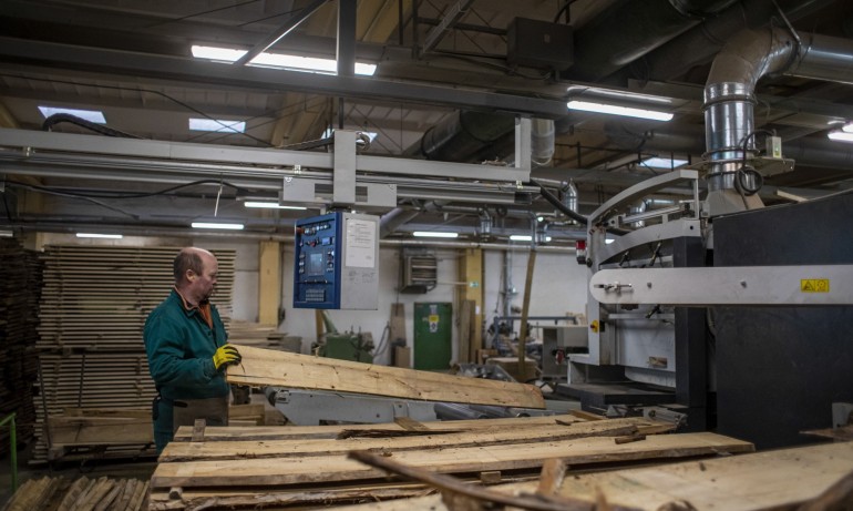 БТПП: Всяка четвърта фирма у нас затваря, ако токът остане скъп - Tribune.bg