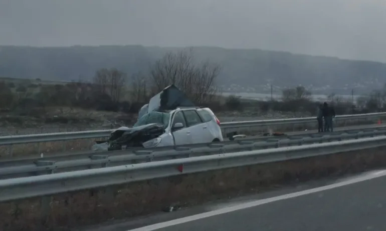 Тежка катастрофа блокира движението на АМ Струма. - Tribune.bg