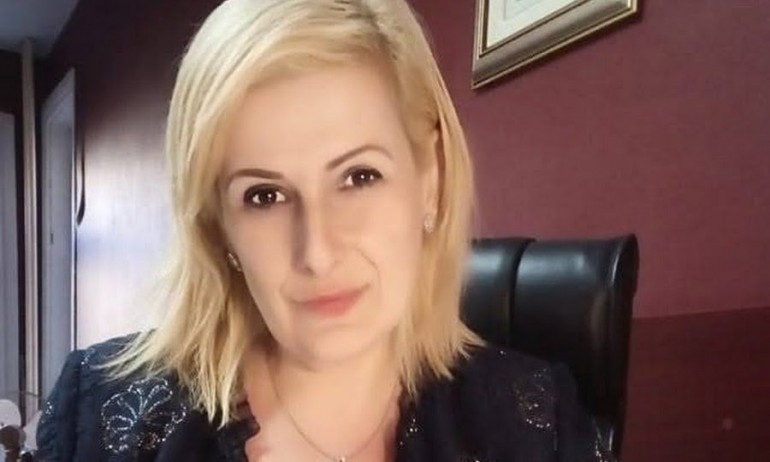 Елена Гунчева, Възраждане: Няма да водим преговори с ПП, тъй като не можем да влизаме в МОЛ-а - Tribune.bg