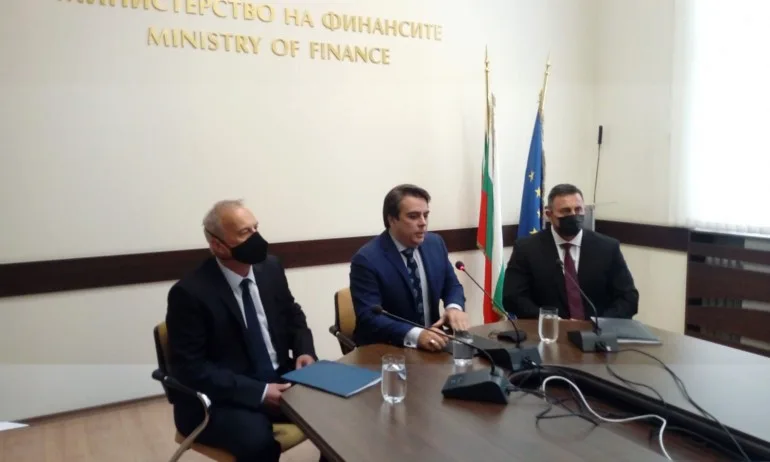 Асен Василев: Приходите вървят по план, но 2-3 млрд. лв. данъчни задължения се отписват на година - Tribune.bg
