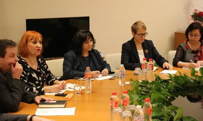 Петкова: България не е готова да замени въглищните централи - Tribune.bg