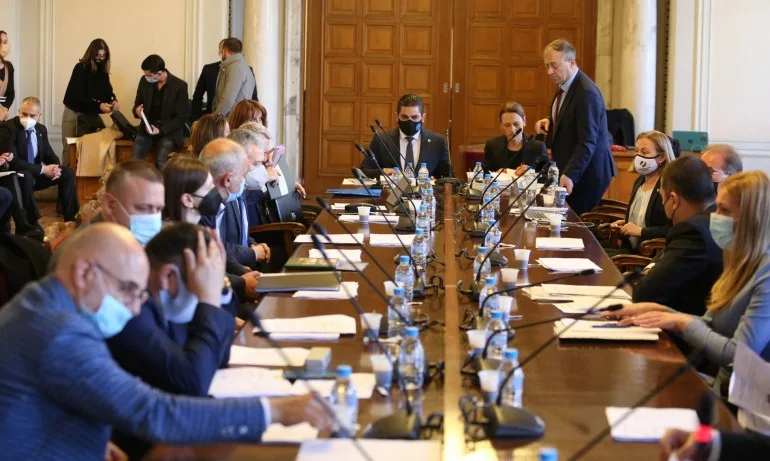 Правната комисия отхвърли предложението за партийна субсидия от 1 лв. - Tribune.bg