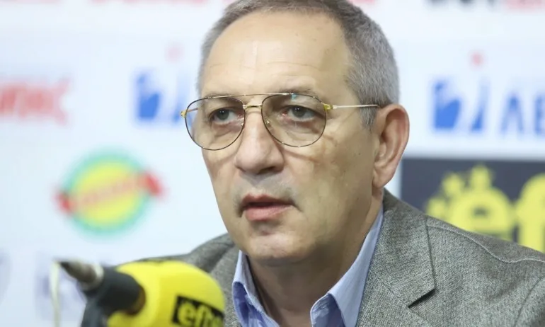 Мрежата към Андрей Кузманов: Не се излагайте повече. Смеят ви се! - Tribune.bg