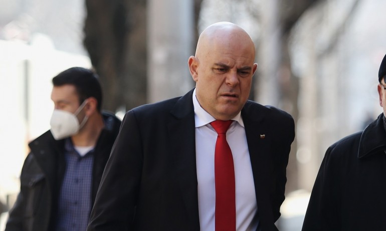 Как руското разузнаване и демократични български политици се оказаха заедно в хибридната война срещу главния прокурор Иван Гешев - Tribune.bg