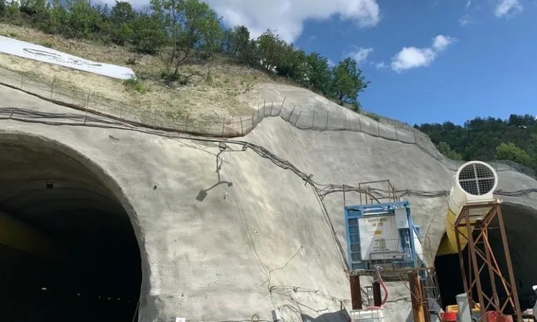 Няма срутване при тунел Железница, пострадал е работник - Tribune.bg
