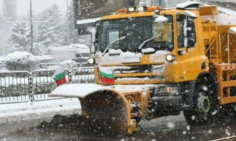 180 машини почистват улиците в София - Tribune.bg