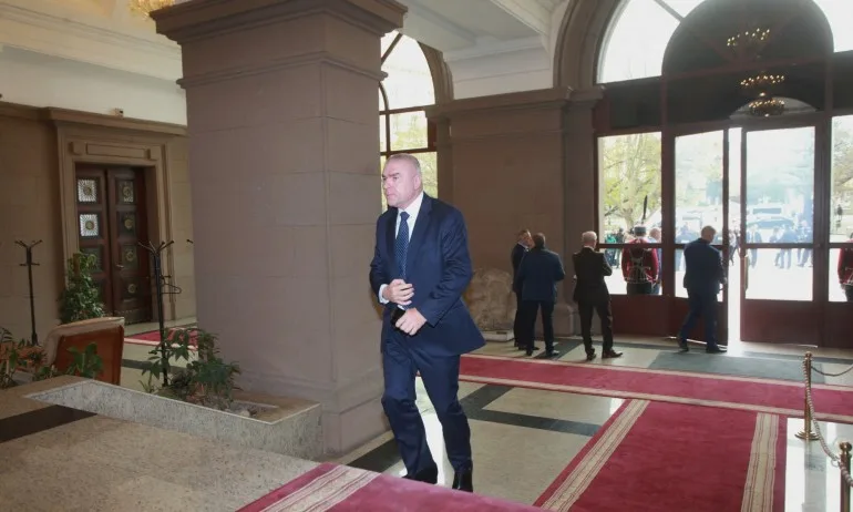 Марешки: БСП вкараха текстове, които пряко щяха да им помогнат на изборите - Tribune.bg