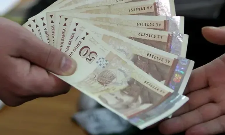 Вдигат с 5% началната учителска заплата - Tribune.bg