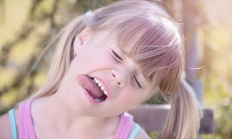 Какво казва формата на езика - Tribune.bg